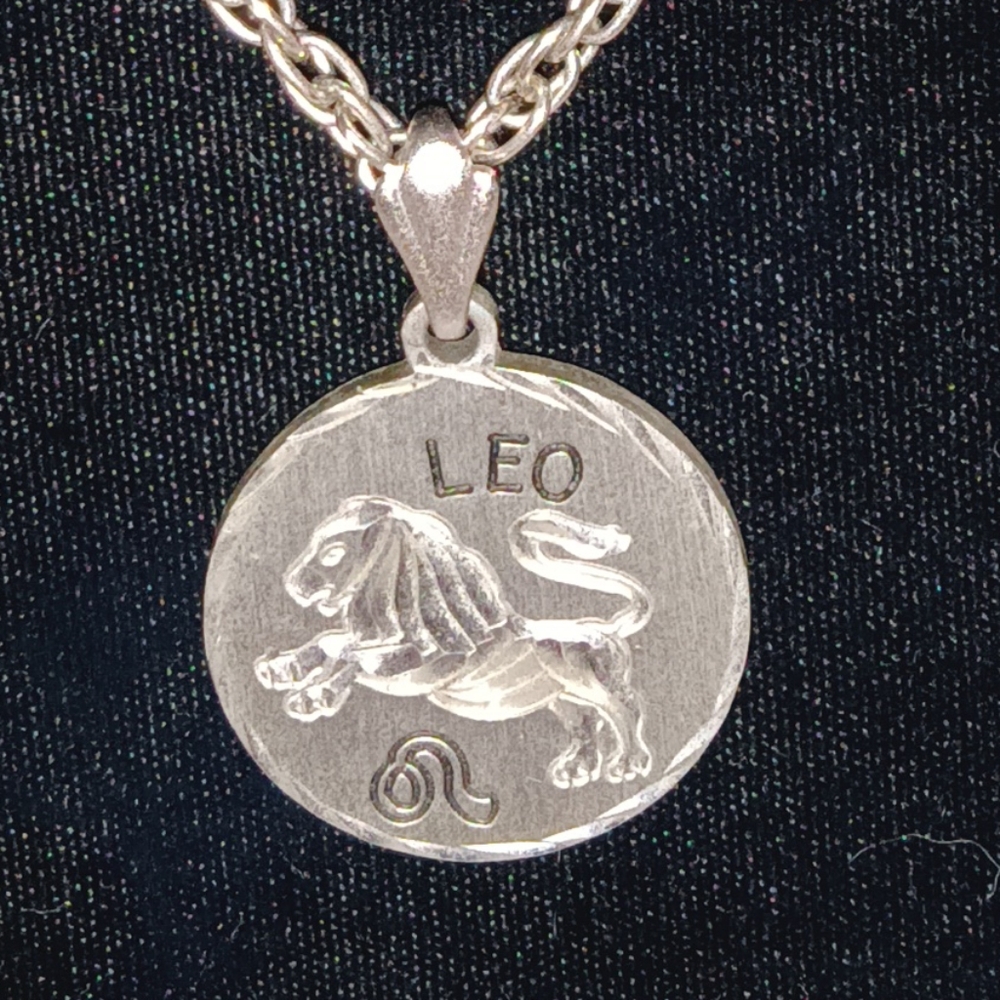 Pewter Leo Lion Horoscope Necklace